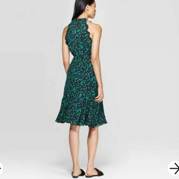 Size Medium Target Green Floral Print Sleeveless Halter Neck A Line Midi Dress - Picture 2 of 5